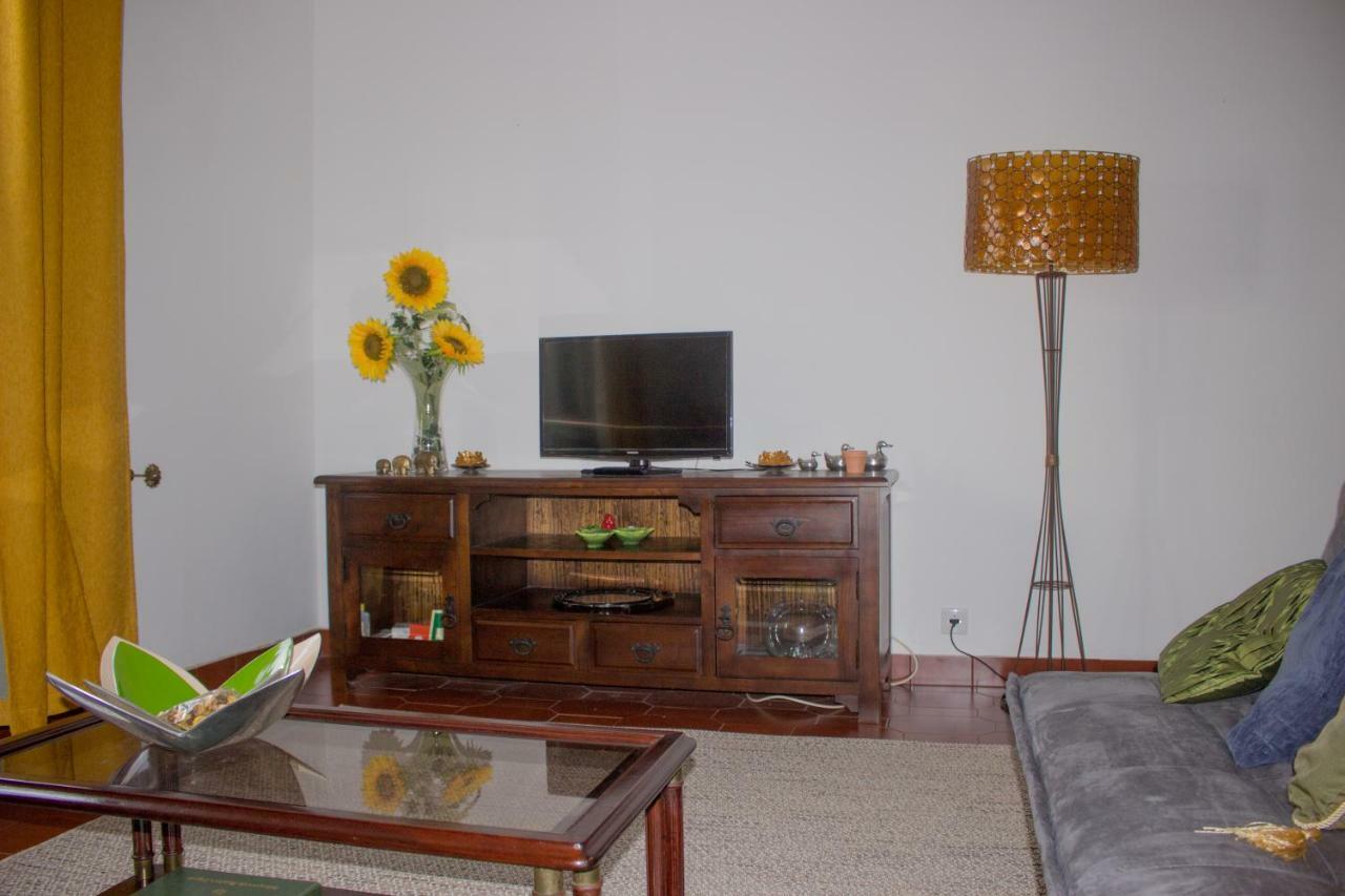 Casa Da Margarida - Area Privada Na Casa Da Anfitria Hotel ปอนตาเดลกาดา ภายนอก รูปภาพ
